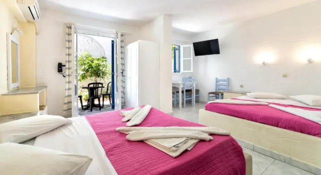 Четырёхместный номер Economy Цокольный этаж Stratos Apartments & Studios