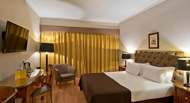 Номер Standard с видом на город Golden Tulip Porto Gaia