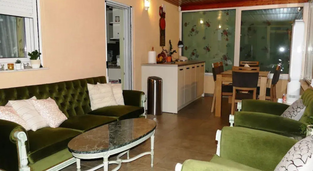 Home With Small Pool Near Athens, Easily Accessible by Public Transport, Забронировать Отель Галатси периферийная единица Центральные Афины