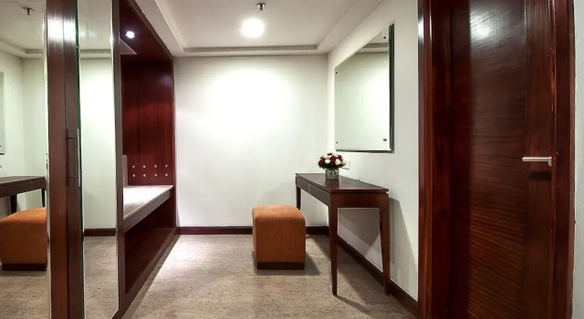 Люкс The Golden Plaza Hotel