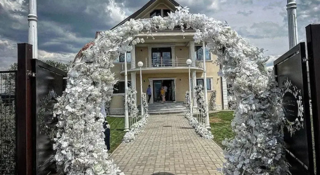Pensiunea Ramina, Varaa Hotelli Hotellit Carpathians - Romania uima-altaalla, Uima-allas