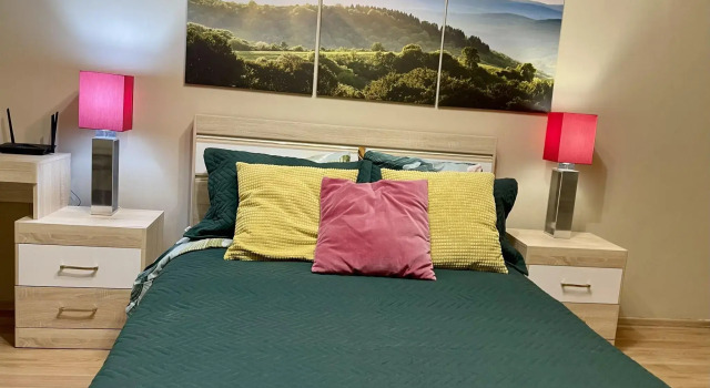 Apartments near the Water Park on Solnechny Passage, Prenota Appartamento Hotel a Tyumen Region con parcheggio, Parcheggio
