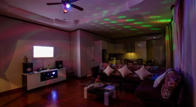Baan Benjamas, Rezervovat Hotel Hotely v Central Thailand se snídaní, Snídaně