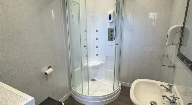 Двухместный номер Standard Цокольный этаж The Jubilee Hotel East - with NEWLY REFURBISHED SPA FACILITIES - GAMESPIT - AND SMOKEHOUSE