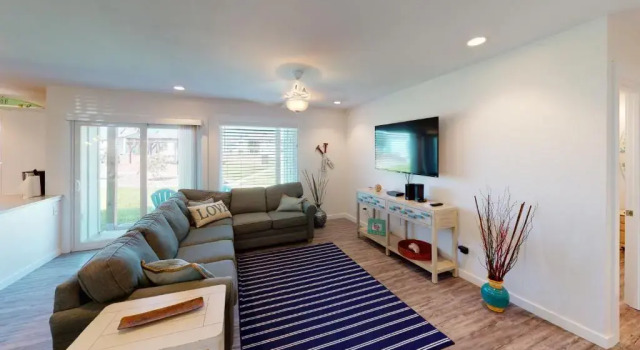 AH-B104 Newly Remodeled Ground Floor Condo, Overlooking PoolHot Tub