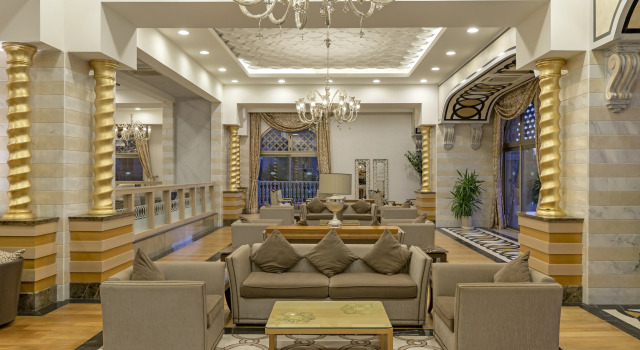 Royal Holiday Palace