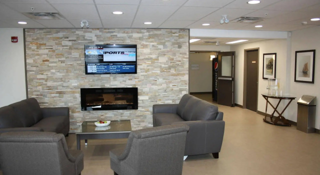 Crossroads Inn & Suites, Varaa Hotelli Mount Pearl 