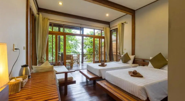 Трёхместный номер Standard с балконом и с красивым видом из окна AmaresA Resort & Skybar