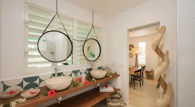 Бунгало с видом на море Raiatea Lodge Hotel