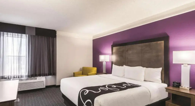 Двухместный люкс c 1 комнатой La Quinta by Wyndham Cincinnati Sharonville
