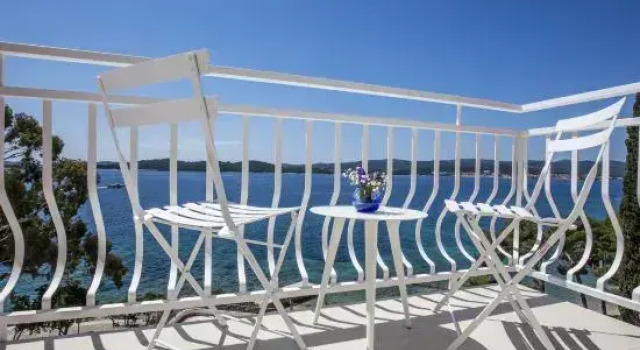 Полулюкс Superior Hotel Bellevue