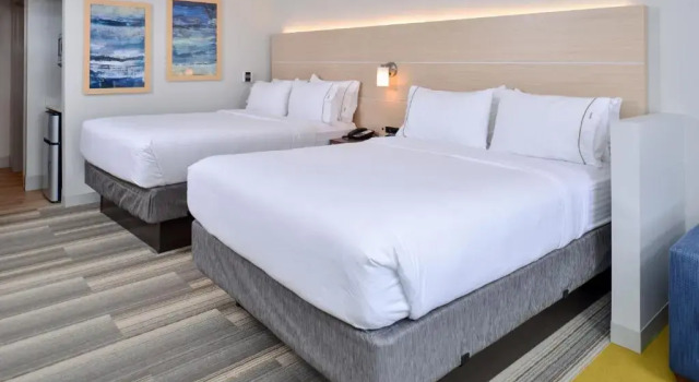 Четырёхместный номер Standard Holiday Inn Express & Suites - Southgate - Detroit Area by IHG
