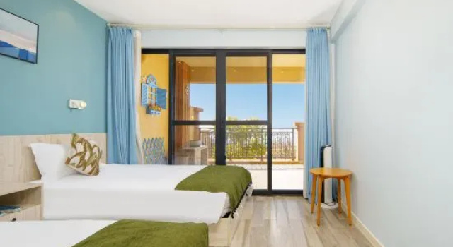 Люкс Fuxian Lake Qixili Homestay