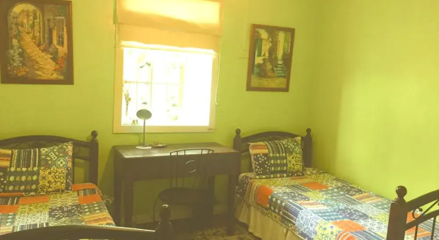 Коттедж с 5 комнатами Madies Place Guest House