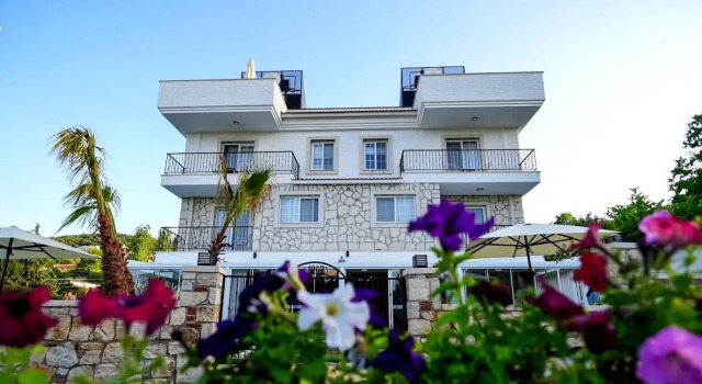 Urla 1867 Hotel