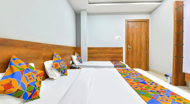 Hotel Raghumani Palace