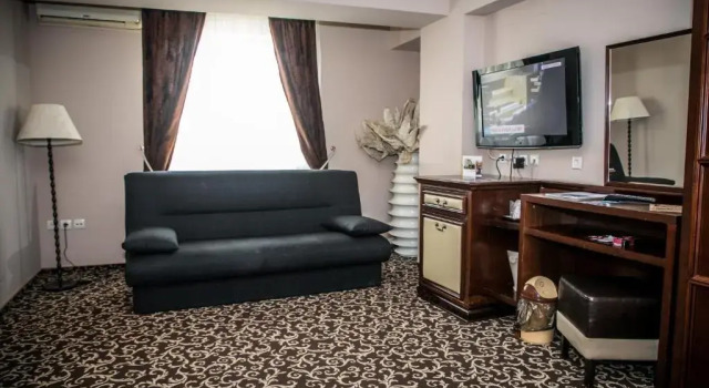 Полулюкс Hotel Megalos
