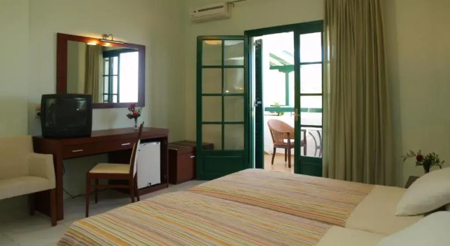 Двухместный номер Standard с частичным видом на море Skiathos Club Hotel Suites