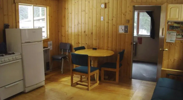 HI Mosquito Creek - Wilderness Hostel, Buchen Sie Hostel Lake Louise 