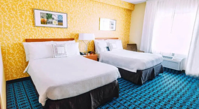 Четырёхместный номер Standard Fairfield by Marriott Medford Long Island