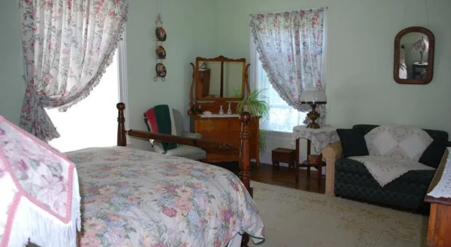HeatherCroft Bed and Breakfast, Varaa Hotelli Niagara Wine Region Ontario
