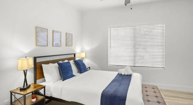 Two CozySuites TPC condos with parking and pool, Забронировать Апарт-отель Отели Скотсдейл с парковкой, Парковка