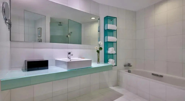 Номер Deluxe Crowne Plaza Zhuhai City Center by IHG