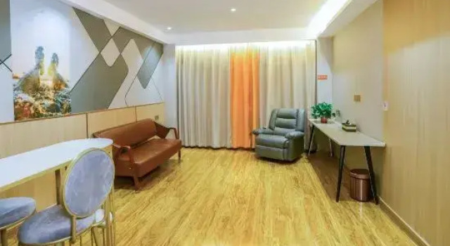 Home Inn Huaxuan Collection Hotel (Jining High-tech Zone Keyuan Road Branch), Prenota Hotel Hotel a Shandong con parcheggio, Parcheggio