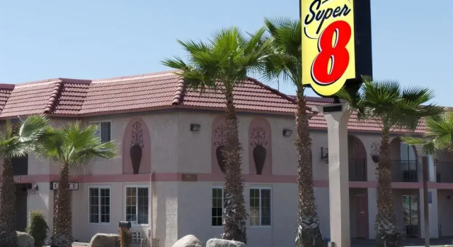 Super 8 Buttonwillow