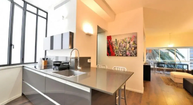 Renovated 2BR Apt. on Nordau Blvd, Забронировать Отель Тель-Авив Тель-Авивский округ, рядом с Парк независимости
