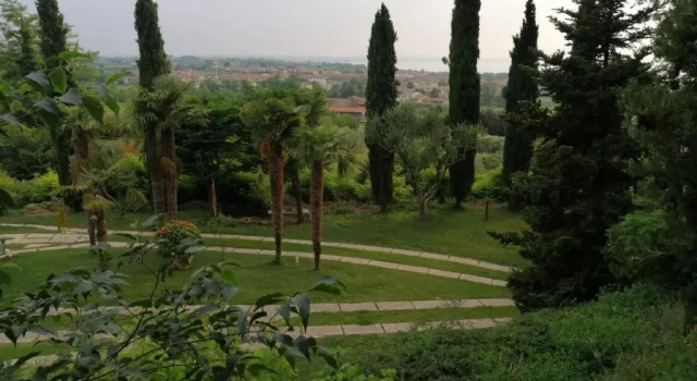 Вилла Villa d'epoca sul Lago di Garda con piscina