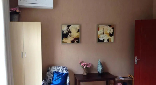 Двухместный номер Standard с видом на горы Qingdao Xiufengge Inn