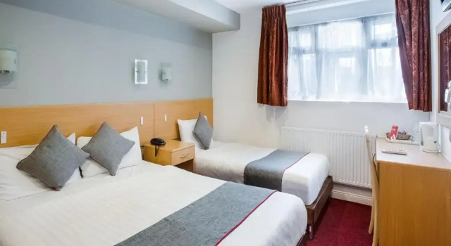 Трёхместный номер Standard London Guest House by OYO - Acton