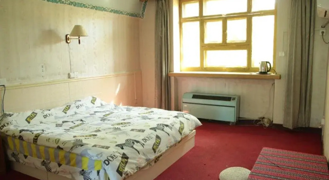 Turpan Whitecamel Youth Hostel Qingnian Road Branch, Prenota Ostello Turpan Xinjiang