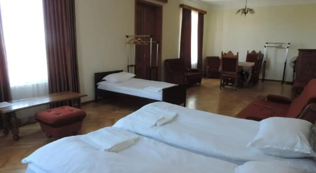 Habitación familiar Estándar con balcón Guest House "Old House"
