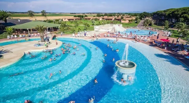 Happy Camp in Camping Village California, Забронировать Кемпинг Отели Лацио с бассейном, Бассейн