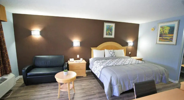 Люкс Columbus Inn and Suites