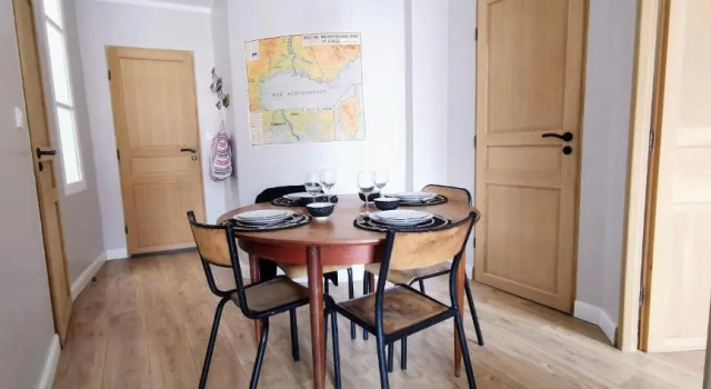 Toulon centre ancien proche gare et départ Corse- 5 pers - FREEWIFI, Забронировать Апартаменты/квартира Апартаменты Тулона, рядом с Galerie Michel Estades, Апартаменты/квартира