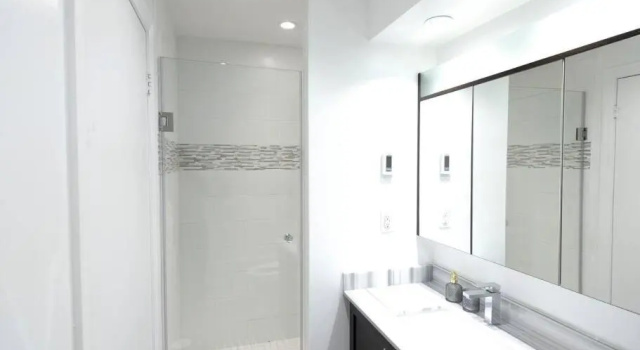 Коттедж с 3 комнатами Elegant 2000 Sq ft 3BR urban Town House 2 Parking
