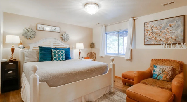 Homey Dog-friendly Retreat w/ Deck in Dtwn Frisco!