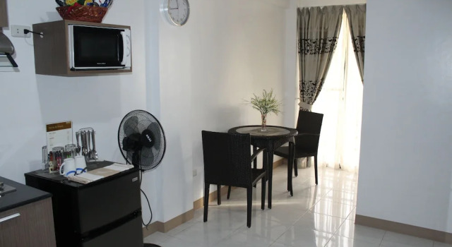 Апартаменты c 1 комнатой с балконом Anahaw Studio Suites