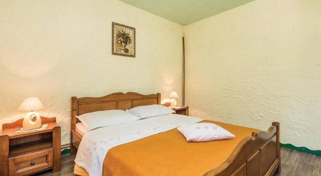 Awesome Home in Otocac with WiFi, 2 Bedrooms & Hot Tub, Réserver Hôtel Hôtels SPA à Lika-Senj County, SPA