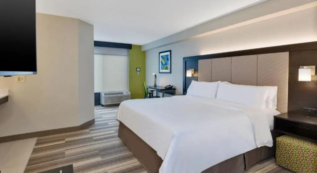 Люкс Holiday Inn Express Blacksburg by IHG