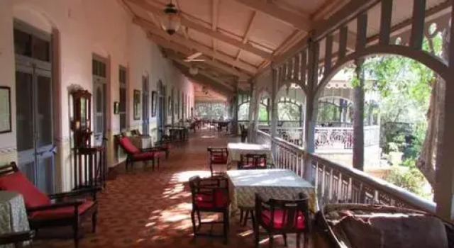 Dune Barr House - Verandah in the Forest