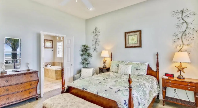 Kathie's Beachfront Kottage by Ryson Vacation Rentals