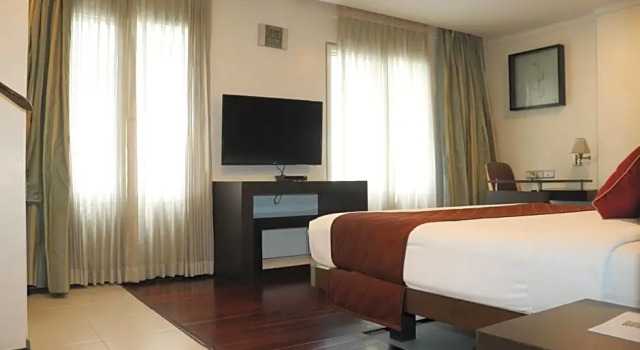 Люкс с видом на город 37th Crescent Hotel Bengaluru
