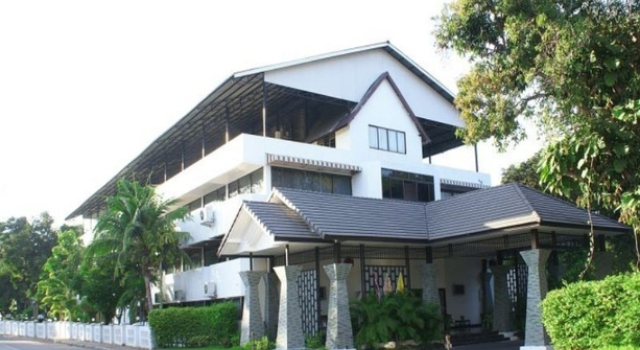Royal Orchid Resort