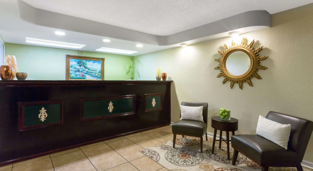 Howard Johnson by Wyndham Tallahassee, Rezerwuj Hotel Hotele w Panhandle Florida ze śniadaniem, Śniadanie
