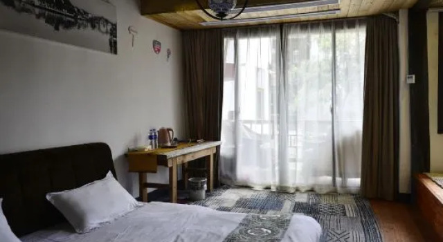 Люкс с видом на реку Yehe Hostel