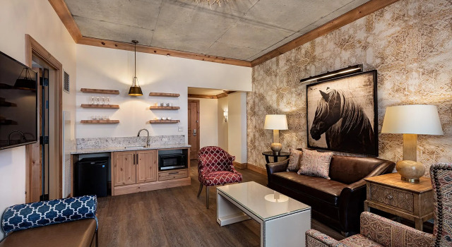 Двухместный люкс c 1 комнатой The Brownwood Hotel & Spa